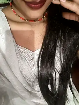 Snapshot of Eshwari_Chopra chatting on 03-18-26, 04:48 Eshwari Chopra online show from 03-18-26, 04:48