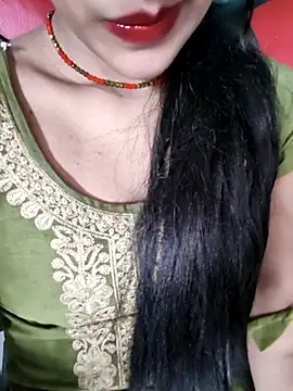 Snapshot of Eshwari_Chopra chatting on 03-29-26, 04:40 Eshwari Chopra online show from 03-29-26, 04:40