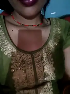 Snapshot of Eshwari_Chopra chatting on 04-25-26, 01:14 Eshwari Chopra online show from 04-25-26, 01:14