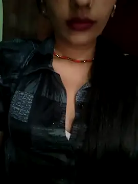 Snapshot of Eshwari_Chopra chatting on 05-01-26, 02:38 Eshwari Chopra online show from 05-01-26, 02:38