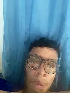 Snapshot of hiaguexxx chatting on 03-19-25, 01:40 hiaguexxx online show from 03-19-25, 01:40