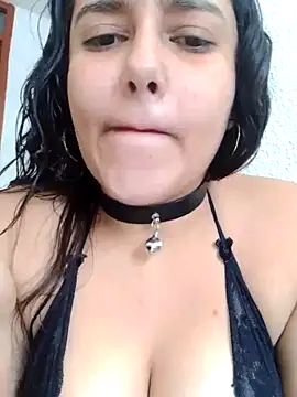 Snapshot of dulcewitch chatting on 10-18-25, 02:07 dulcewitch online show from 10-18-25, 02:07