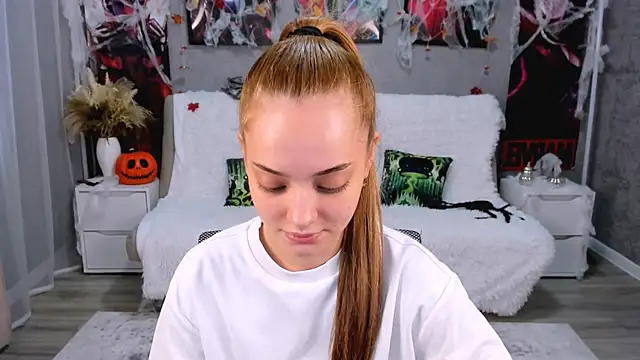 MelanieAlves online show from 11-08-25, 06:13