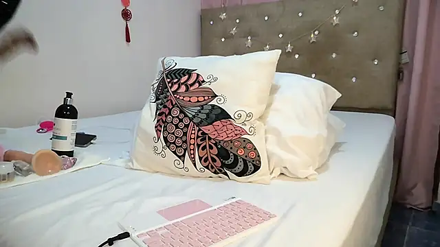 Snapshot of sofia8428 chatting on 03-30-26, 12:22 sofia8428 online show from 03-30-26, 12:22