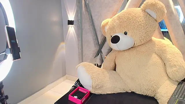 Elaine87  online show from 10-20-25, 09:26