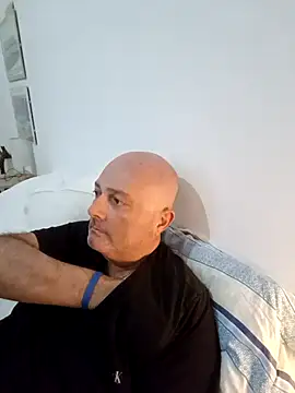 Alexis Bull online show from 11-12-25, 04:40