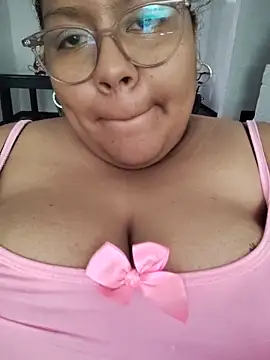 Snapshot of sheila_ro chatting on 05-19-26, 06:58 sheila ro online show from 05-19-26, 06:58