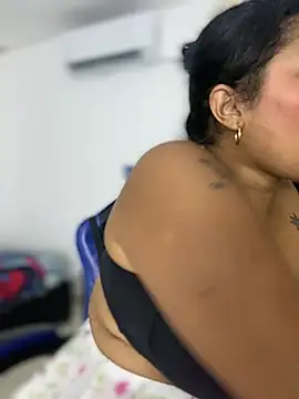 Snapshot of sashaoficial_ chatting on 02-10-26, 10:36 sashaoficial online show from 02-10-26, 10:36