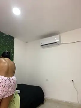 Snapshot of sashaoficial_ chatting on 03-06-26, 11:34 sashaoficial online show from 03-06-26, 11:34