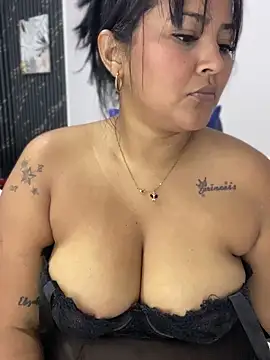 Snapshot of sashaoficial_ chatting on 03-11-26, 11:22 sashaoficial online show from 03-11-26, 11:22