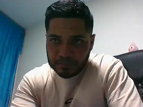 Snapshot of Alexanonimo chatting on 09-11-25, 03:17 Alexanonimo online show from 09-11-25, 03:17