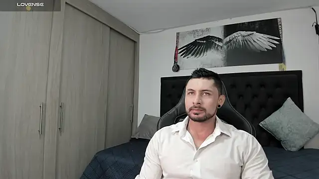 santi aesthetic online show from 09-26-25, 02:48