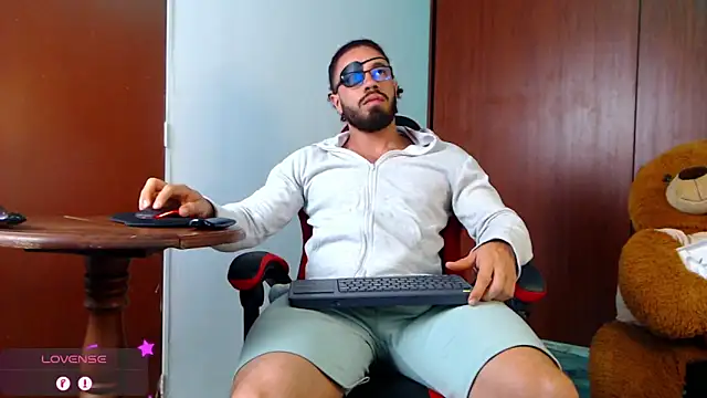 Snapshot of pirata_fitness chatting on 09-21-25, 09:55 pirata fitness online show from 09-21-25, 09:55