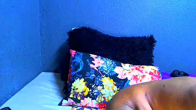 SMALLBOOBSXX online show from 06-19-26, 05:12