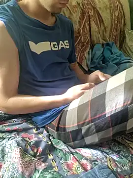 Snapshot of tipetto06 chatting on 10-03-25, 09:06 tipetto06 online show from 10-03-25, 09:06