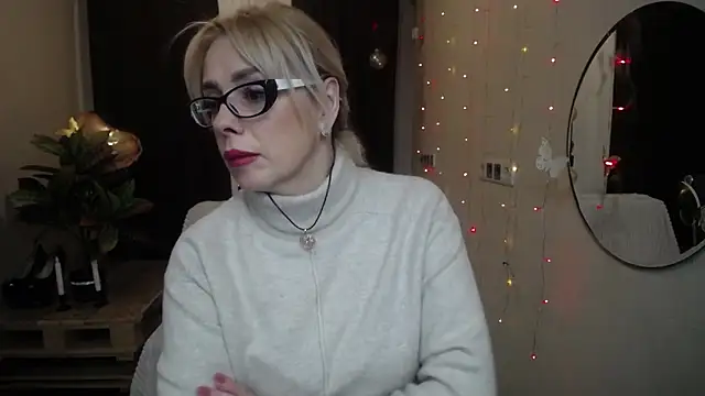 Snapshot of KatrinaCharm chatting on 03-21-25, 04:29 KatrinaCharm online show from 03-21-25, 04:29