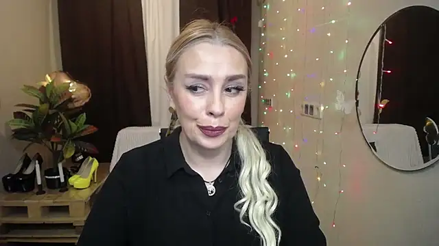 Snapshot of KatrinaCharm chatting on 03-22-25, 04:26 KatrinaCharm online show from 03-22-25, 04:26