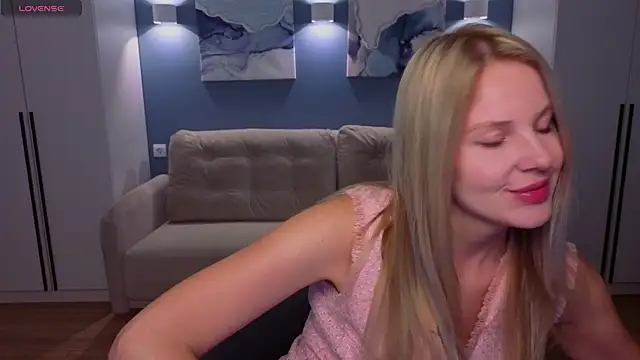 MelanieBennett online show from 05-03-26, 06:08