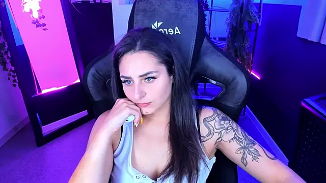 ValeriiMills online show from 09-22-25, 03:47