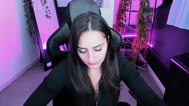 ValeriiMills online show from 10-29-25, 02:41