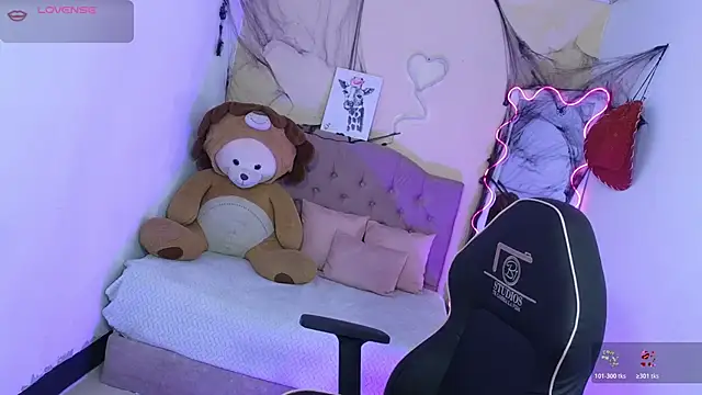 kissy tay online show from 10-24-25, 11:39