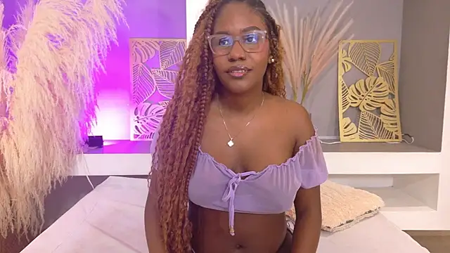 Snapshot of RachelStonne chatting on 12-22-25, 12:57 RachelStonne online show from 12-22-25, 12:57