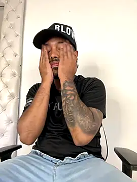 Snapshot of PapiStan chatting on 10-18-25, 11:38 PapiStan online show from 10-18-25, 11:38