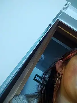 Snapshot of Cerecitaa02_ chatting on 10-06-25, 11:40 Cerecitaa02 online show from 10-06-25, 11:40