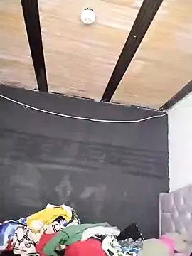 Snapshot of Cerecitaa02_ chatting on 10-30-25, 10:49 Cerecitaa02 online show from 10-30-25, 10:49