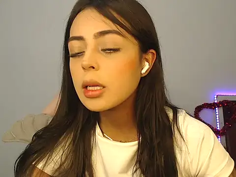 Snapshot of Sweetcandy18_Little chatting on 09-28-25, 12:27 Sweetcandy18 Little online show from 09-28-25, 12:27