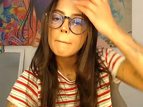 Snapshot of Sweetcandy18_Little chatting on 10-15-25, 09:59 Sweetcandy18 Little online show from 10-15-25, 09:59