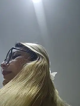 Pretty roxxyy online show from 03-08-26, 09:57