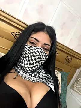 Snapshot of QueenLujaine chatting on 10-12-25, 07:29 QueenLujaine online show from 10-12-25, 07:29