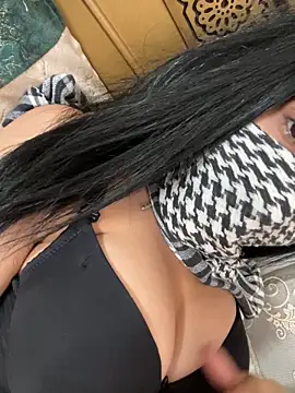 Snapshot of QueenLujaine chatting on 01-17-26, 11:04 QueenLujaine online show from 01-17-26, 11:04