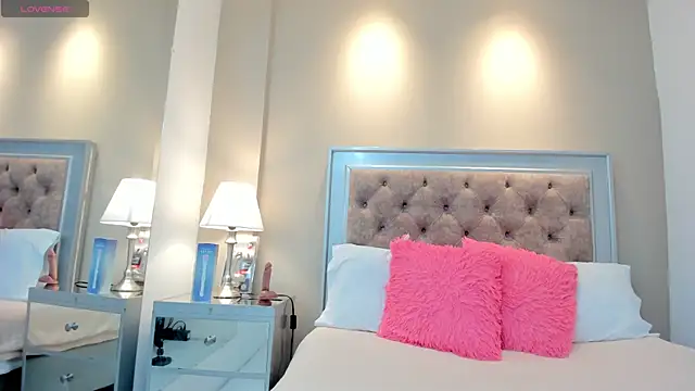 AlexaStorrm online show from 10-28-25, 04:05