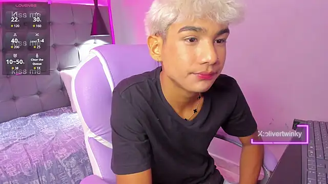 OliverTwinky online show from 09-10-25, 05:07