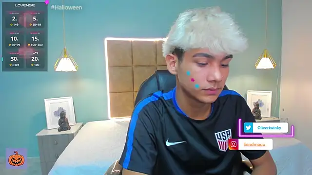 OliverTwinky online show from 10-08-25, 09:34