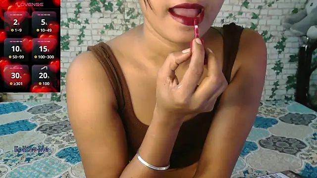 Snapshot of Trishna_love chatting on 10-03-25, 02:52 Trishna love online show from 10-03-25, 02:52