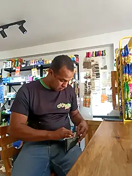 Snapshot of elnegro707070 chatting on 10-17-25, 11:13 elnegro707070 online show from 10-17-25, 11:13