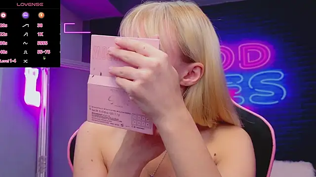 AlessiaCroft online show from 10-17-25, 04:15