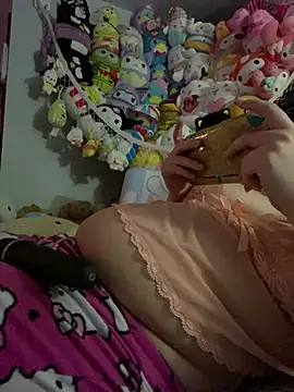 Snapshot of w3tkittty chatting on 02-18-26, 01:07 w3tkittty online show from 02-18-26, 01:07