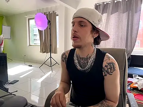 Snapshot of bigrosa21cm chatting on 10-05-25, 12:36 bigrosa21cm online show from 10-05-25, 12:36