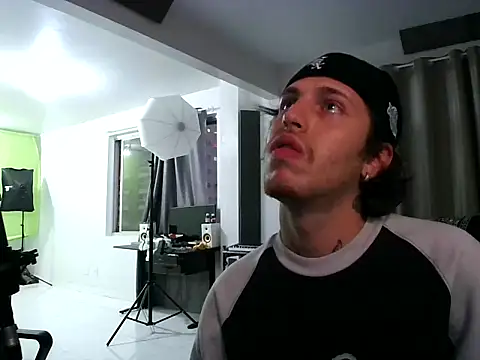 Snapshot of bigrosa21cm chatting on 10-28-25, 09:39 bigrosa21cm online show from 10-28-25, 09:39