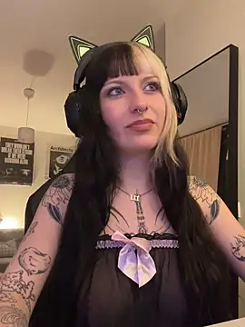 Snapshot of kittlunixx chatting on 03-24-26, 05:18 kittlunixx online show from 03-24-26, 05:18