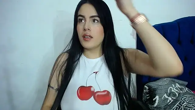 Snapshot of karolay_su chatting on 11-30-25, 01:31 karolay su online show from 11-30-25, 01:31