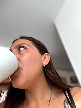 Snapshot of MELODY__06 chatting on 09-25-25, 12:42 MELODY 06 online show from 09-25-25, 12:42