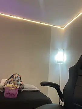 Snapshot of Kariina__69 chatting on 10-12-25, 03:05 Kariina 69 online show from 10-12-25, 03:05