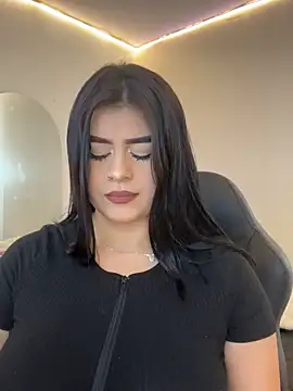 Snapshot of Kariina__69 chatting on 10-16-25, 03:29 Kariina 69 online show from 10-16-25, 03:29