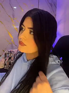 Snapshot of Kariina__69 chatting on 04-14-26, 01:00 Kariina 69 online show from 04-14-26, 01:00