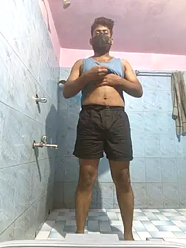 Snapshot of UrbanUtopia chatting on 10-04-25, 05:55 UrbanUtopia online show from 10-04-25, 05:55